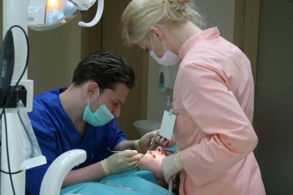 Dantų implantų sistema, Dantų implantų sistema Kisses, Kaunieciams.lt