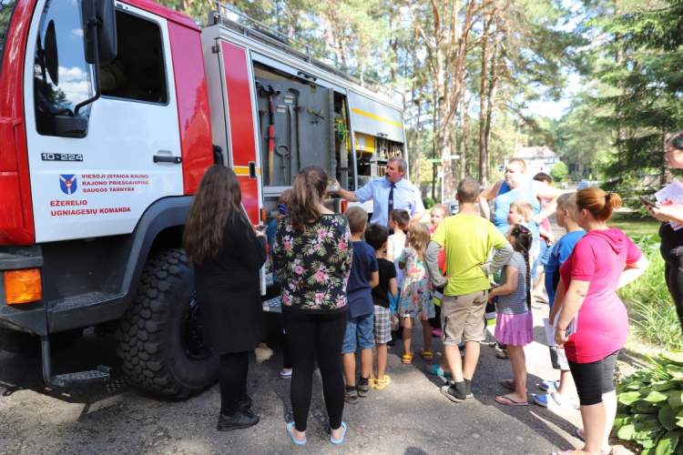 kacergineje-vaikai-susipazino-su-priesgaisrines-saugos-taisyklemis