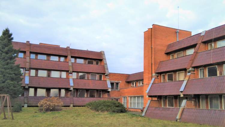 kauno-rajone-turto-bankas-parduos-du-buvusios-sanatorijos-pastatus-ir-du-zemes-sklypus