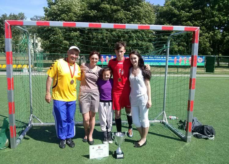 kauno-rajone-gyvenanti-seima-masinio-futbolo-lydere