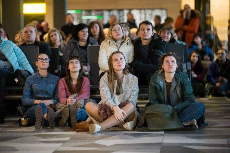 stotyje, Naujovės Kauno autobusų stotyje: miestiečius džiugina kino vakarai, Kaunieciams.lt