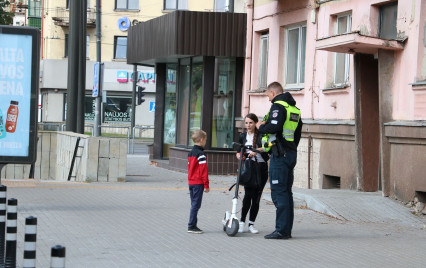 paspirtukams, Pareigūnų dėmesio sulaukė kauniečiai paspirtukininkai, Kaunieciams.lt